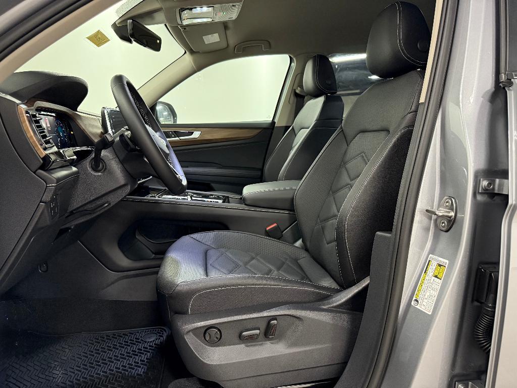 new 2026 Volkswagen Atlas car, priced at $44,716