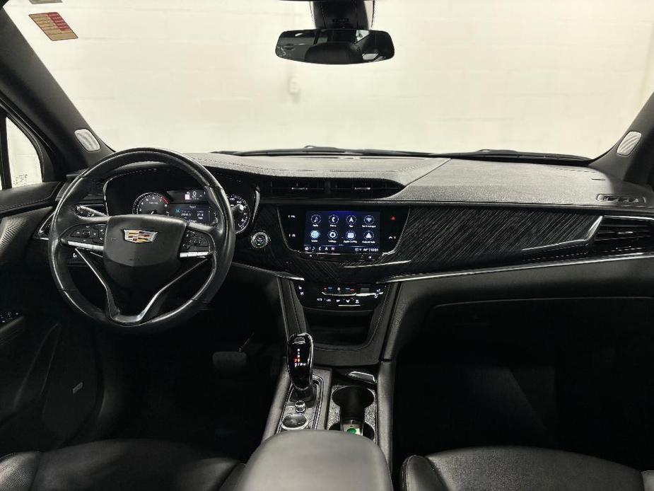 used 2022 Cadillac XT6 car, priced at $38,243