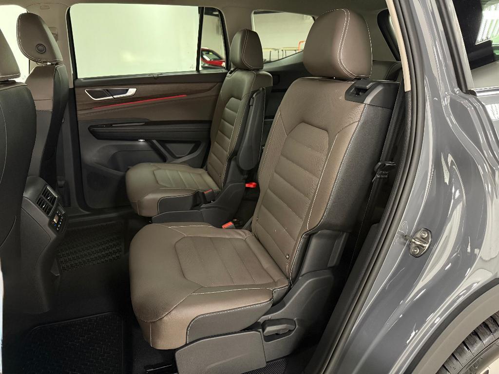 new 2025 Volkswagen Atlas car, priced at $45,687