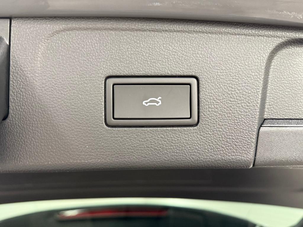 new 2025 Volkswagen Atlas car, priced at $45,687