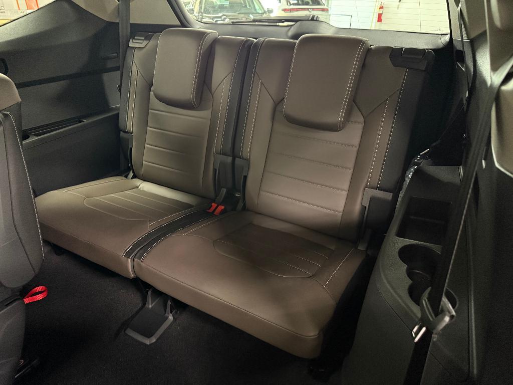 new 2025 Volkswagen Atlas car, priced at $45,687