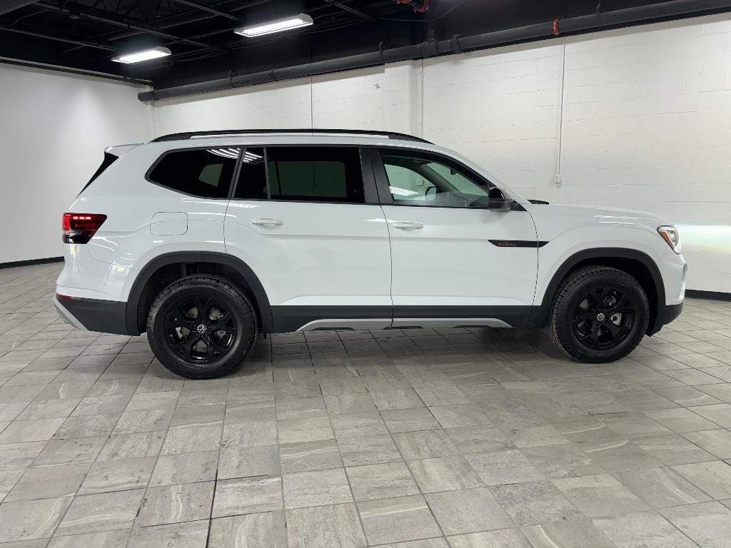 new 2025 Volkswagen Atlas car, priced at $46,464