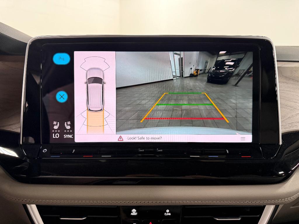 new 2026 Volkswagen Atlas car, priced at $45,584