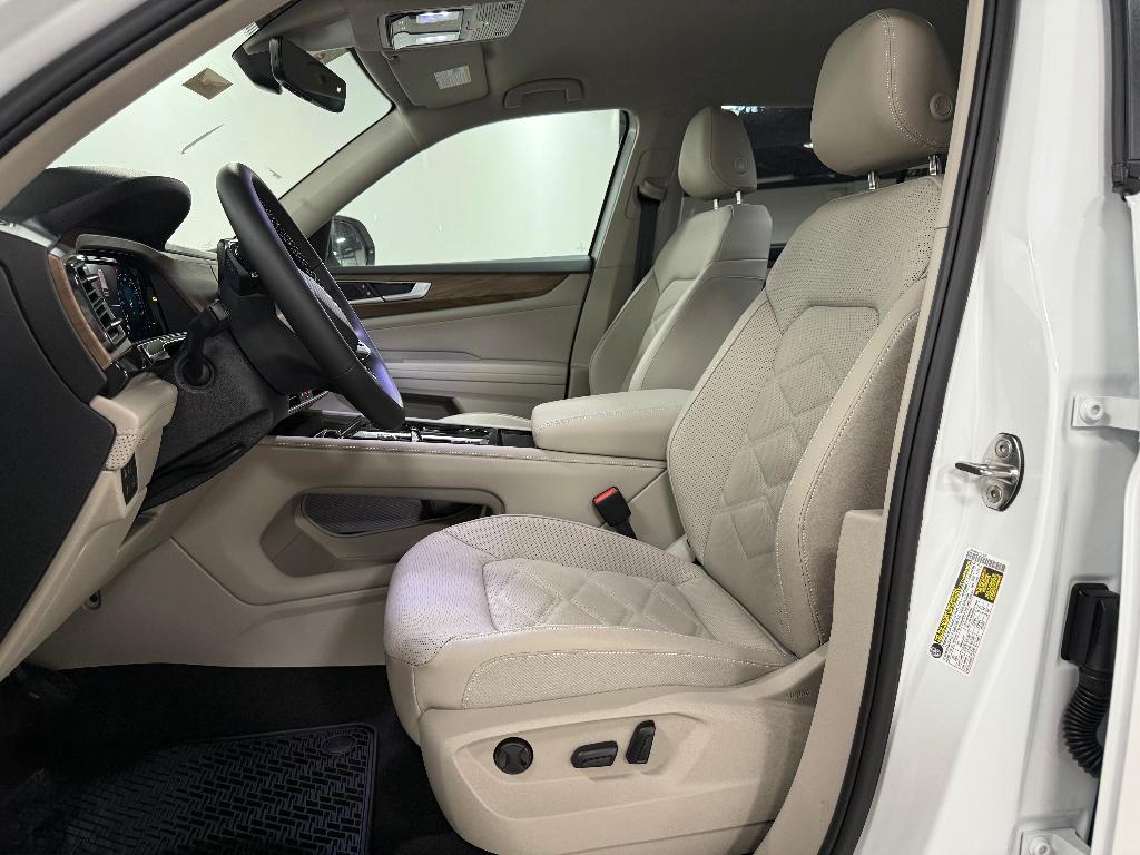 new 2026 Volkswagen Atlas car, priced at $45,584