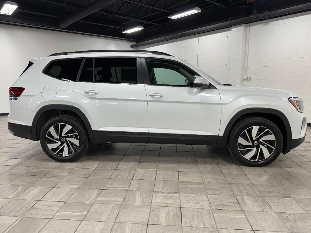 new 2026 Volkswagen Atlas car, priced at $45,584