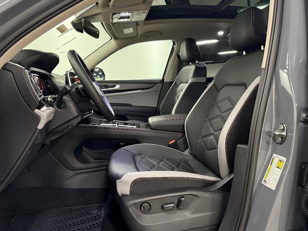 new 2025 Volkswagen Atlas car, priced at $44,771
