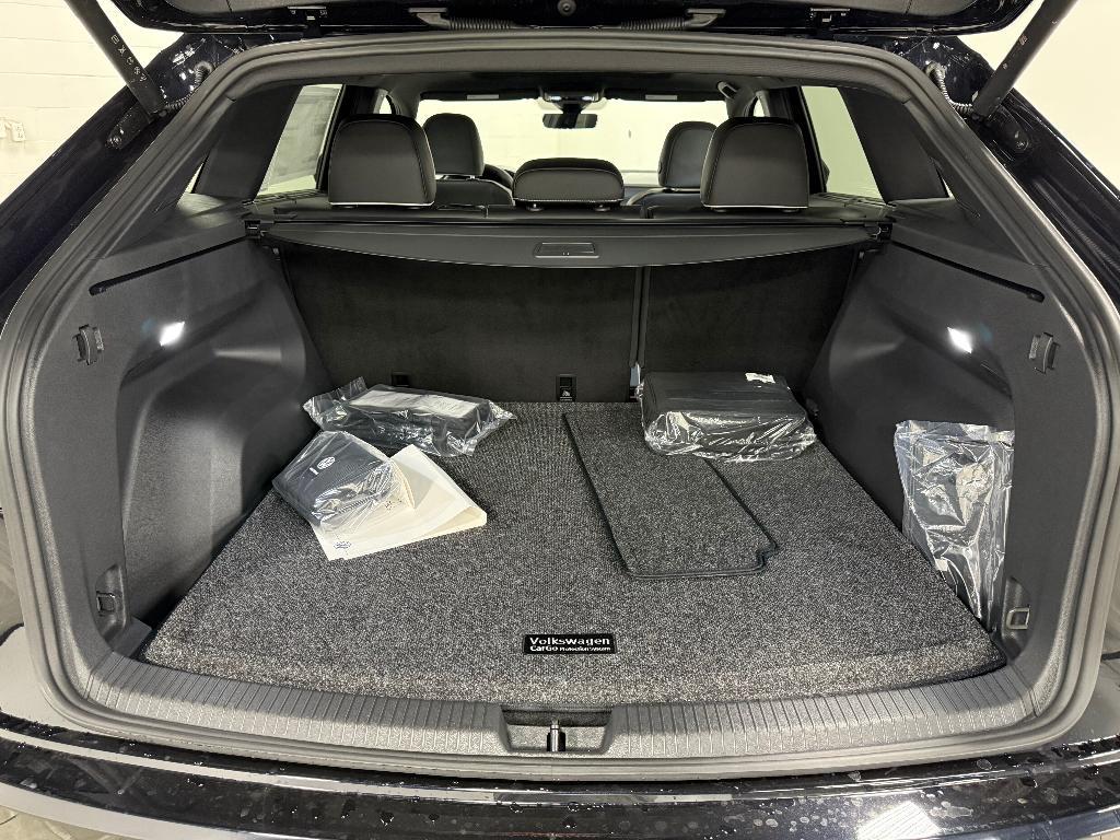 new 2026 Volkswagen Atlas Cross Sport car, priced at $53,324