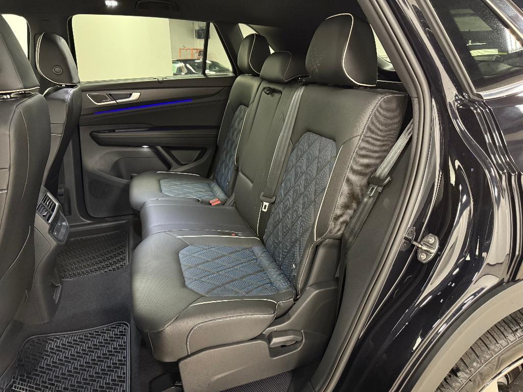 new 2026 Volkswagen Atlas Cross Sport car, priced at $53,324