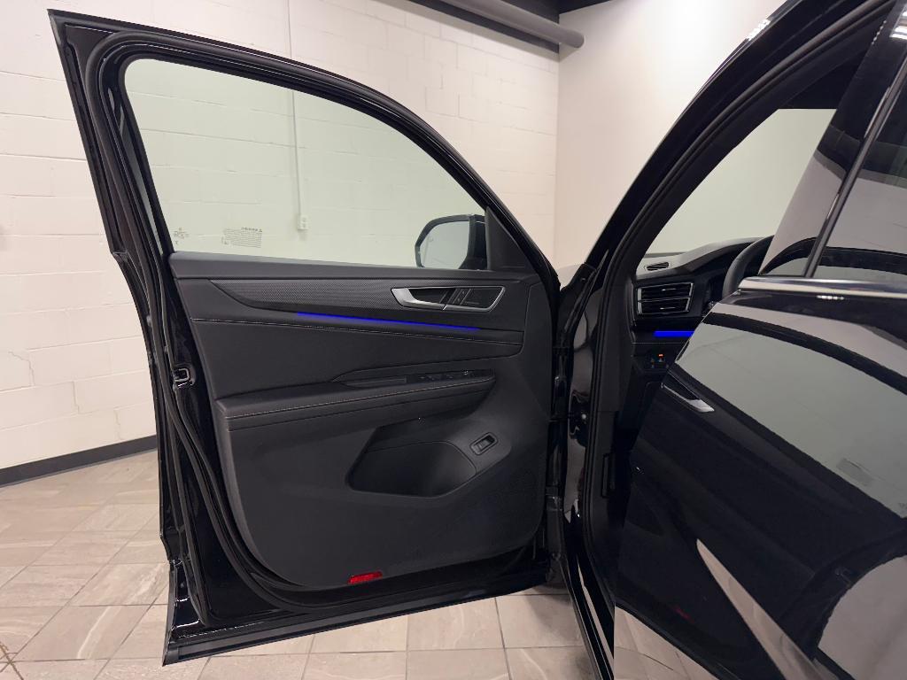 new 2026 Volkswagen Atlas Cross Sport car, priced at $53,324