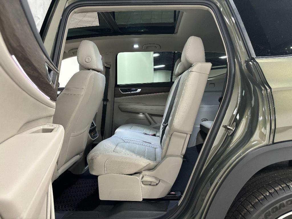 new 2025 Volkswagen Atlas car, priced at $46,861