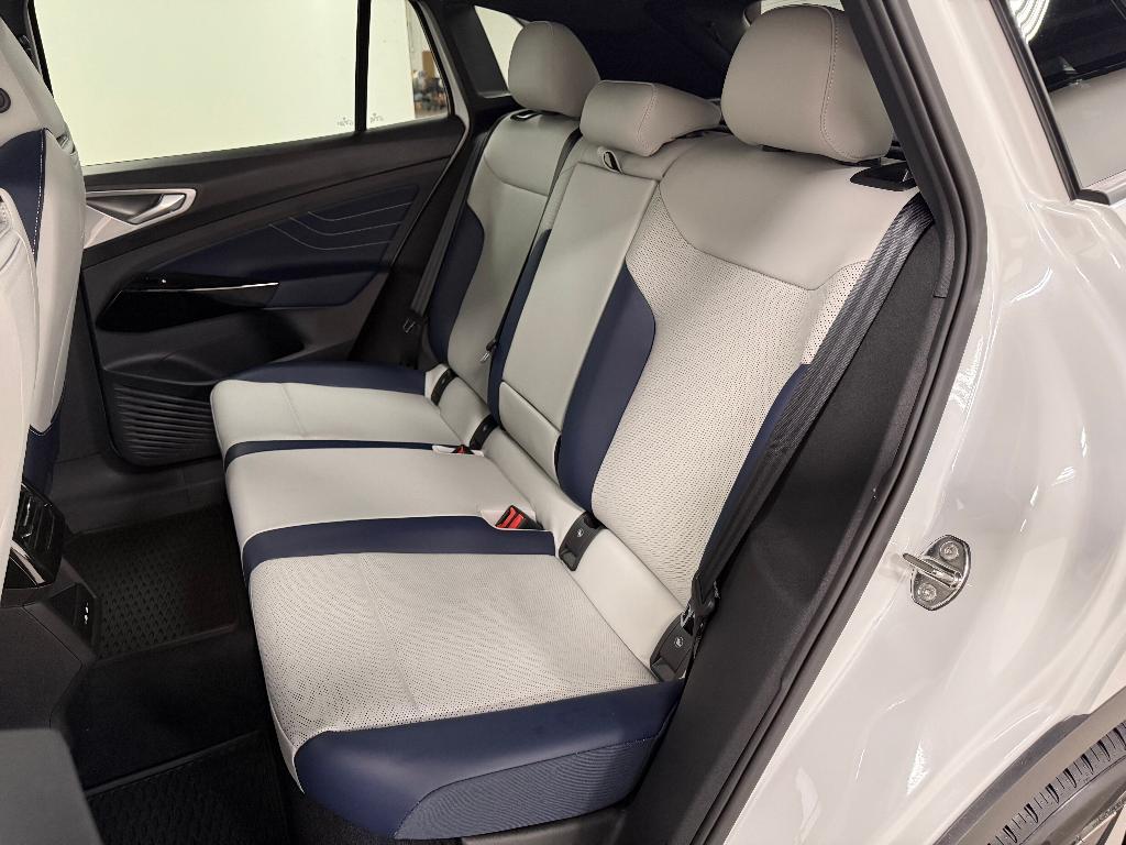 new 2025 Volkswagen ID.4 car, priced at $51,716