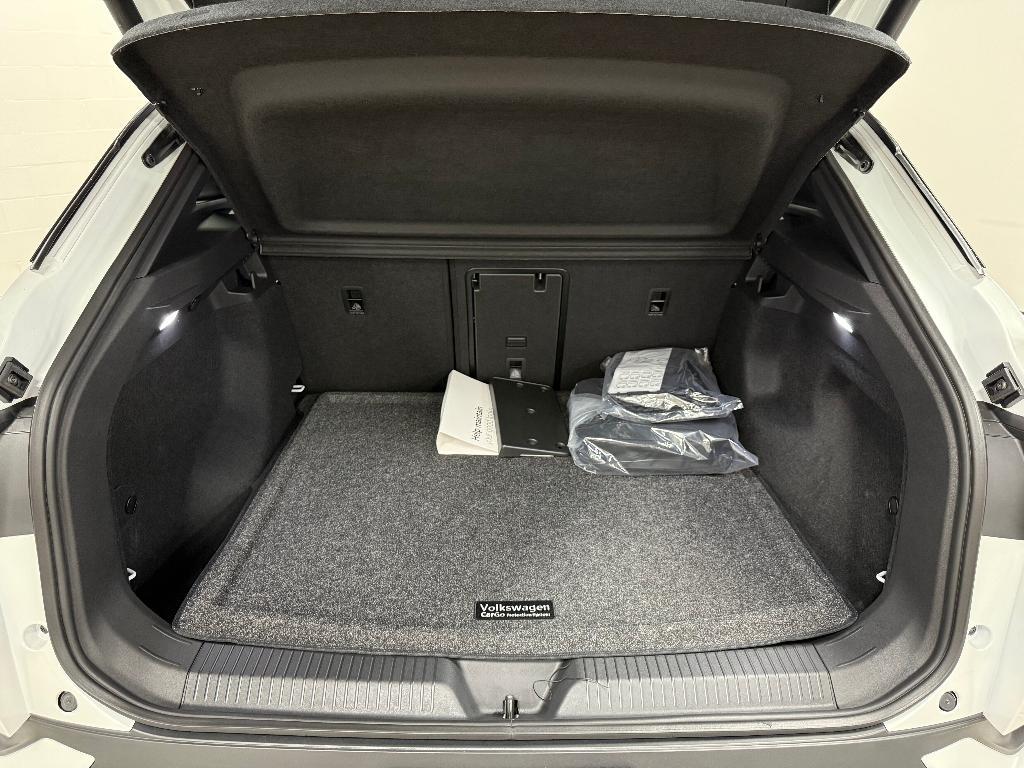 new 2025 Volkswagen ID.4 car, priced at $51,716