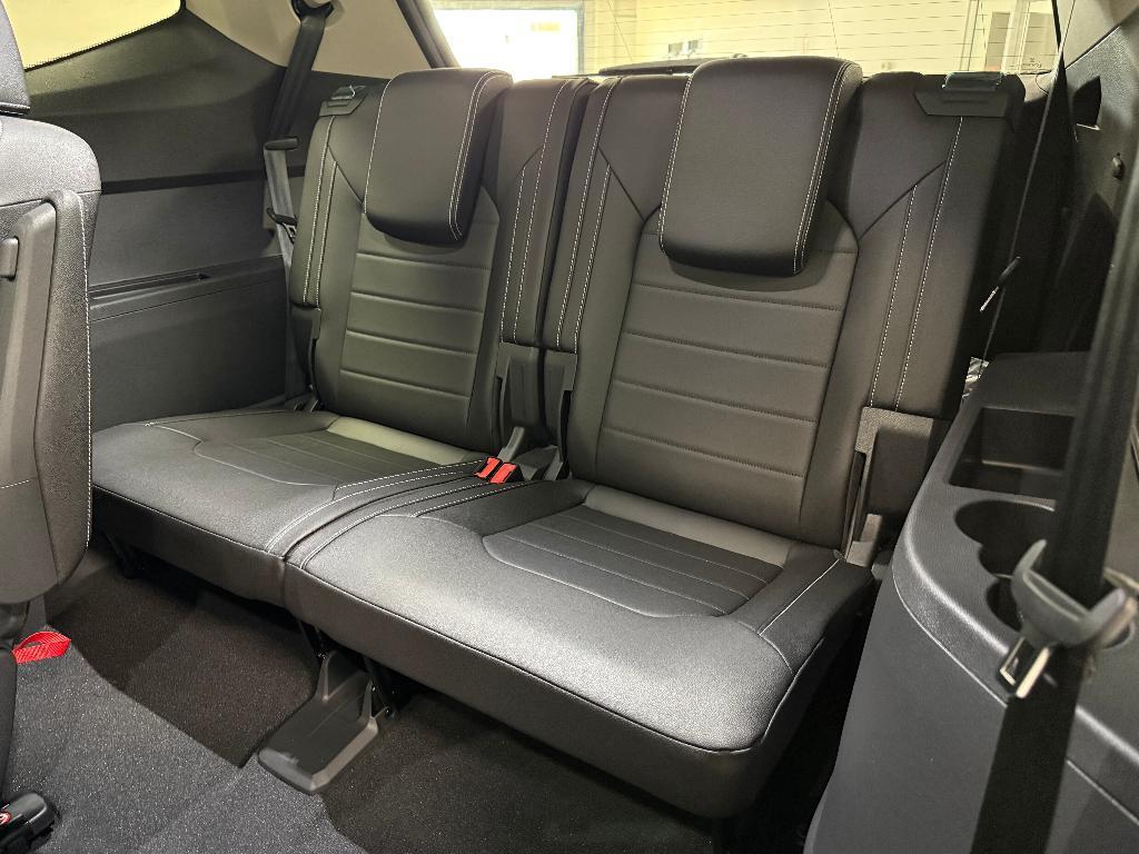 new 2025 Volkswagen Atlas car, priced at $46,247