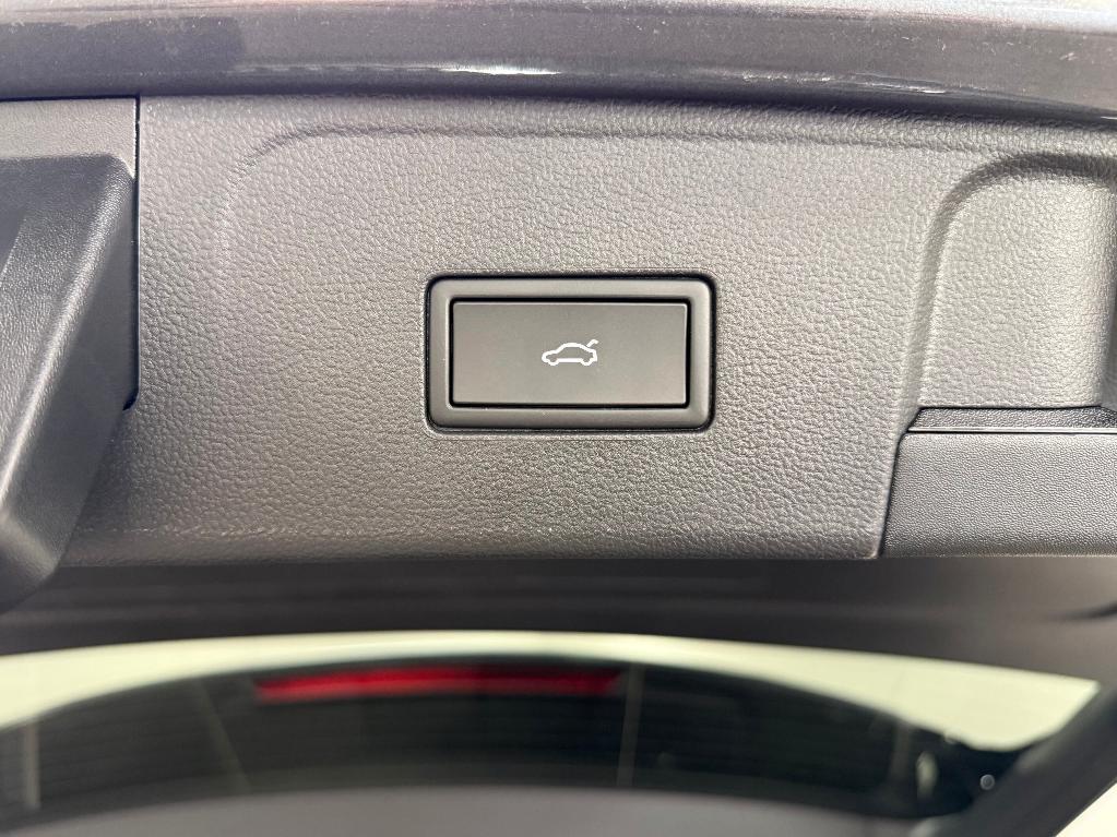 new 2025 Volkswagen Atlas car, priced at $44,502