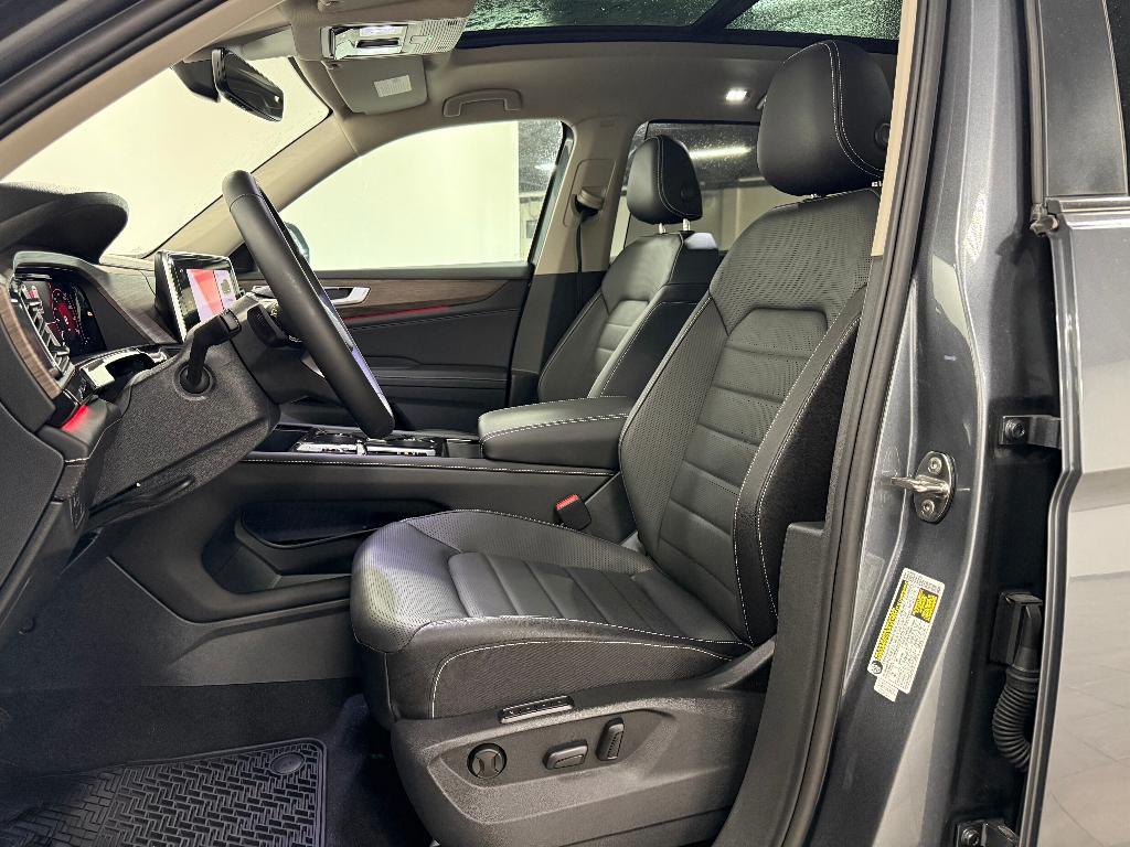 new 2025 Volkswagen Atlas car, priced at $46,247