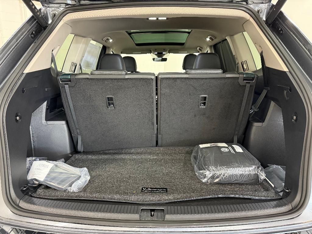 new 2025 Volkswagen Atlas car, priced at $44,502