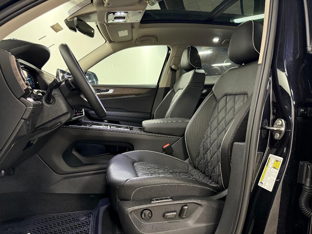 new 2025 Volkswagen Atlas car, priced at $48,266