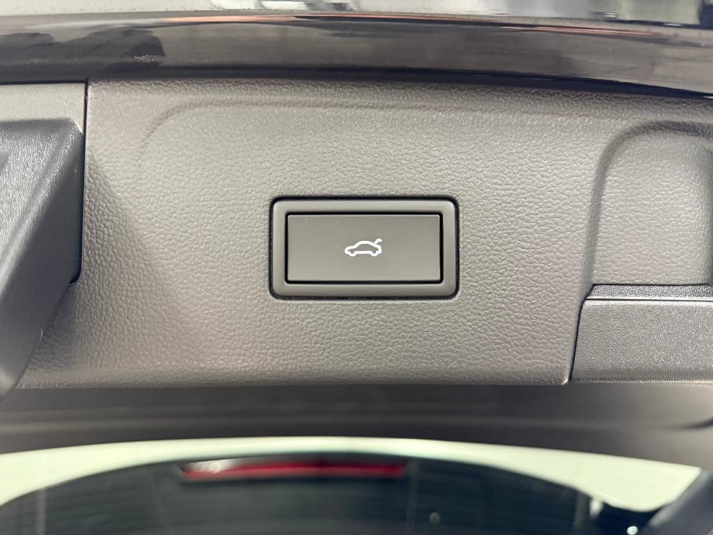 new 2025 Volkswagen Atlas car, priced at $48,266