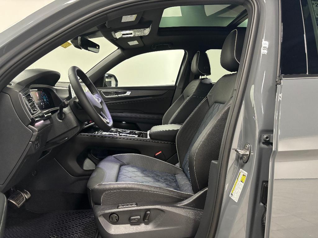 new 2025 Volkswagen Atlas Cross Sport car, priced at $52,054