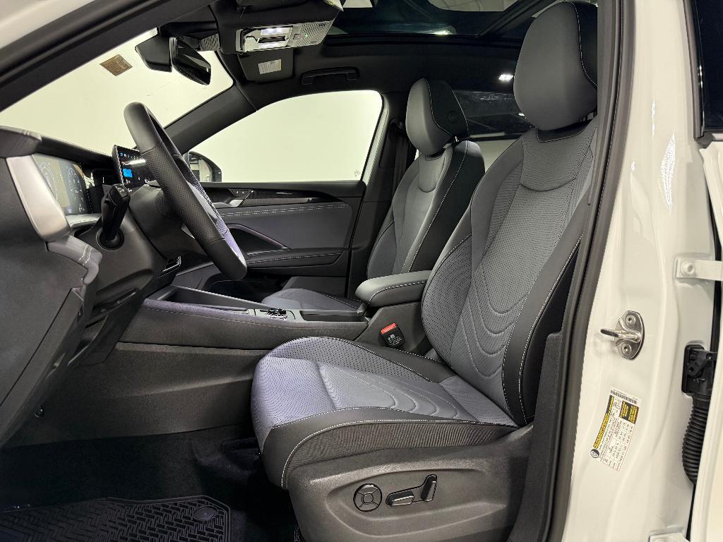 new 2025 Volkswagen Tiguan car, priced at $36,787