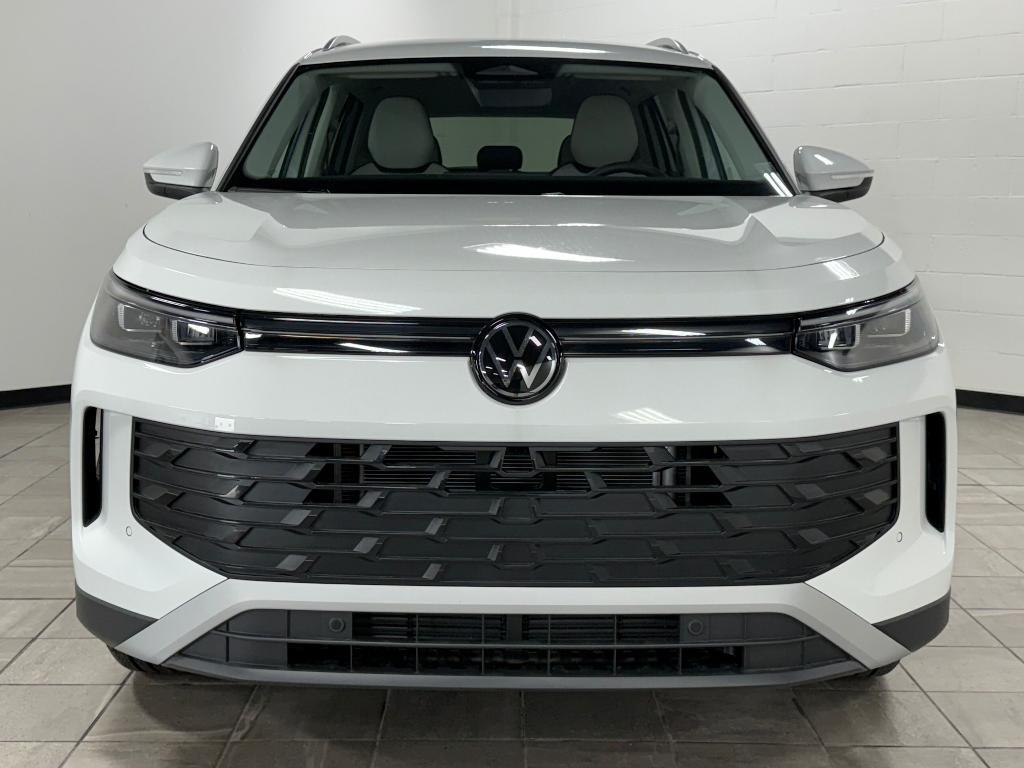 new 2025 Volkswagen Tiguan car, priced at $33,502