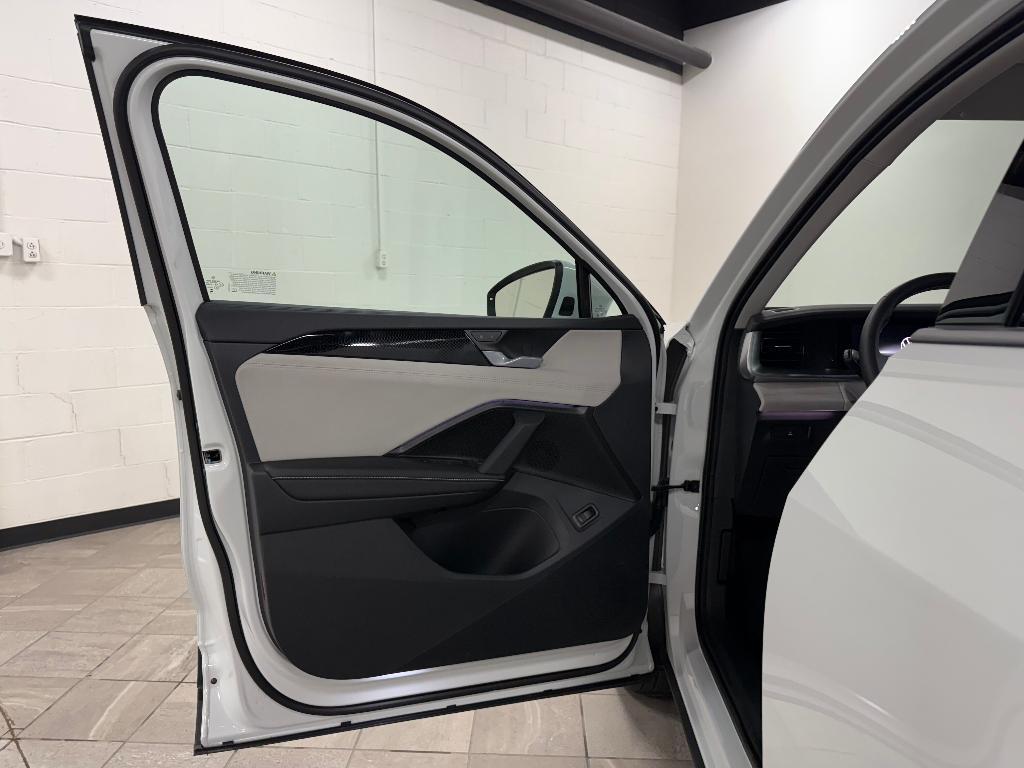 new 2025 Volkswagen Tiguan car, priced at $33,502
