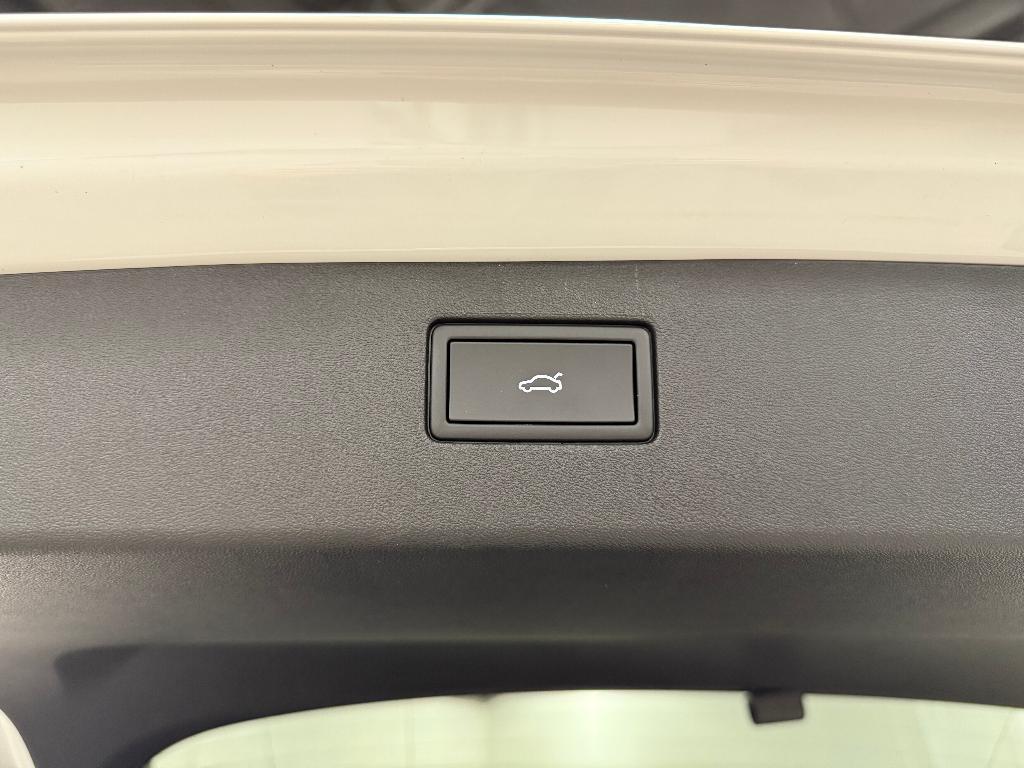 new 2025 Volkswagen Tiguan car, priced at $33,502