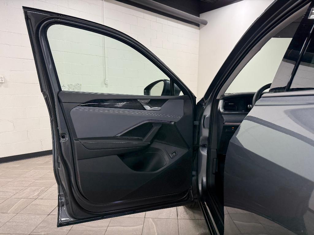 new 2025 Volkswagen Tiguan car, priced at $32,370