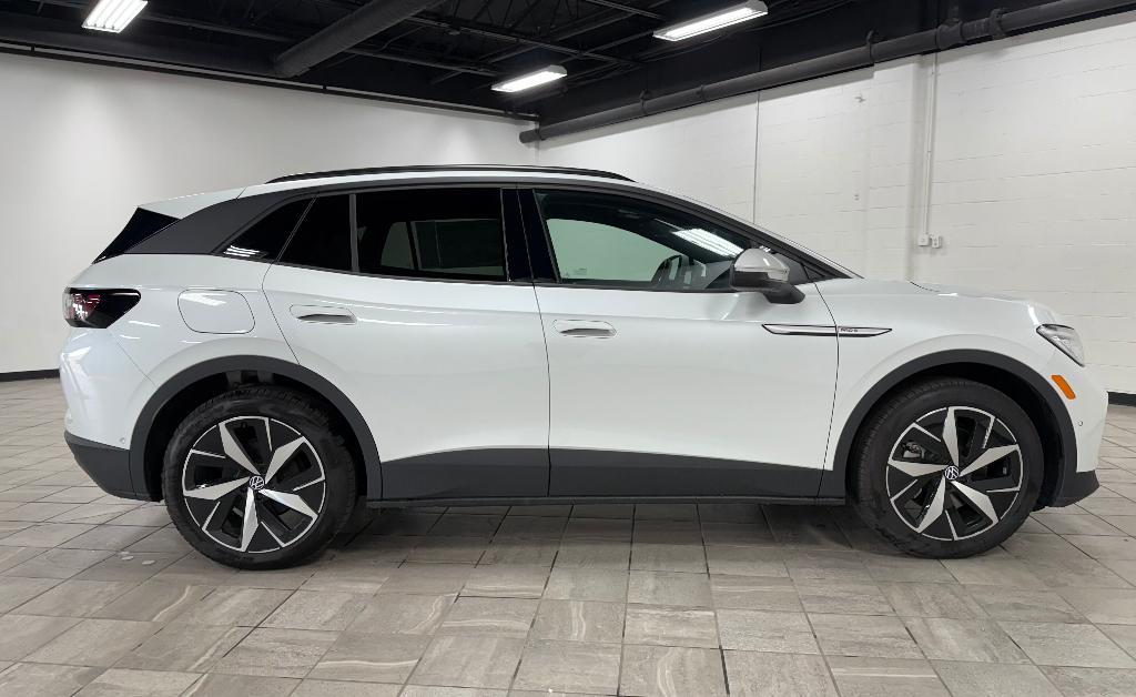 new 2025 Volkswagen ID.4 car, priced at $46,007