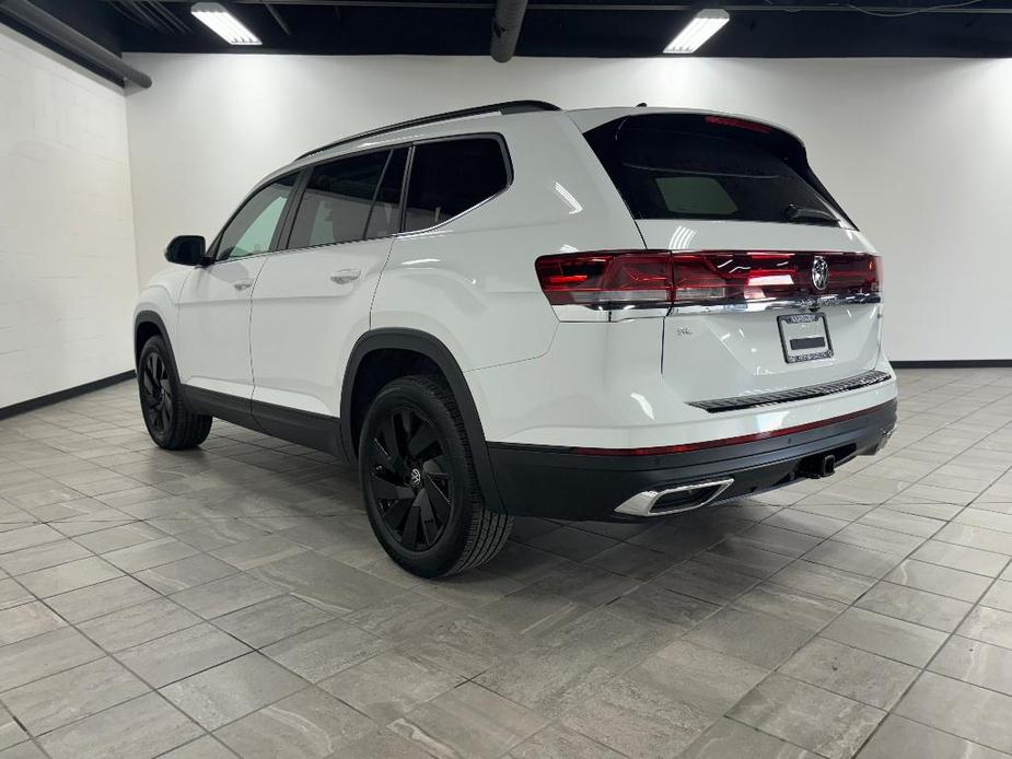 new 2024 Volkswagen Atlas car, priced at $42,183