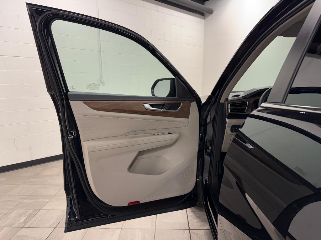 new 2025 Volkswagen Atlas car, priced at $35,027