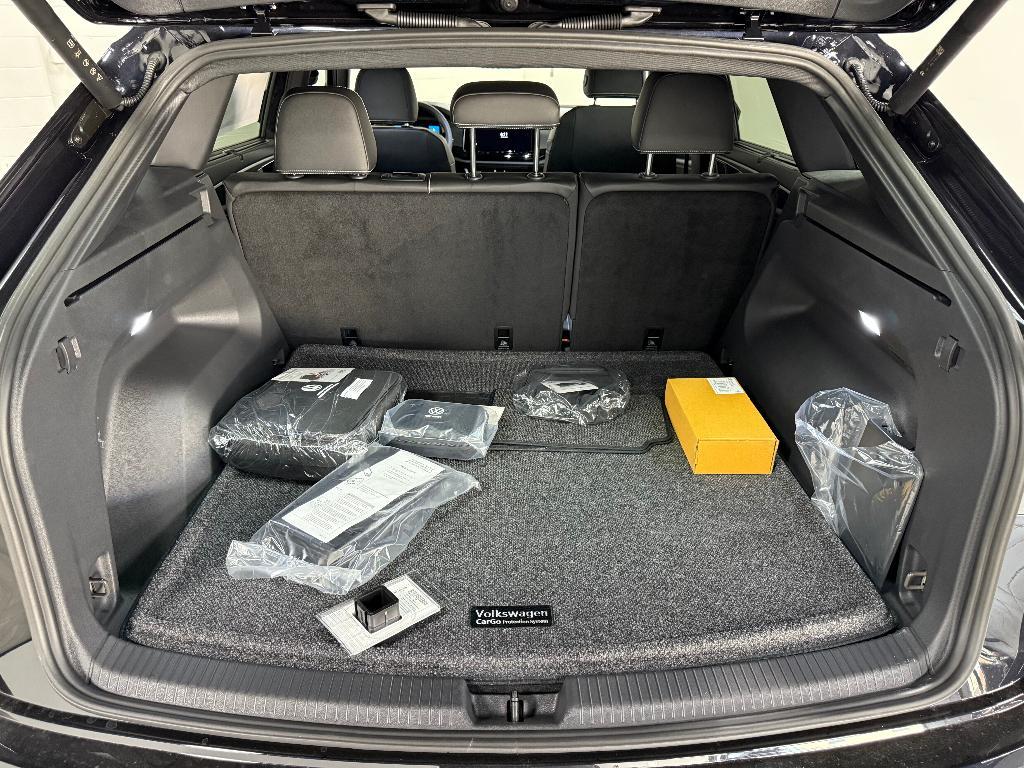 new 2026 Volkswagen Atlas Cross Sport car, priced at $50,549