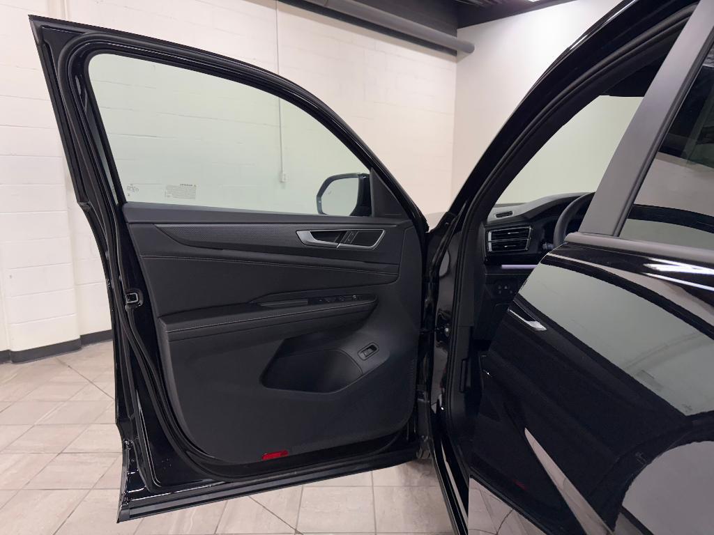 new 2026 Volkswagen Atlas Cross Sport car, priced at $50,549