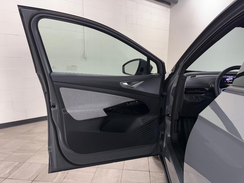 new 2025 Volkswagen ID.4 car, priced at $45,054