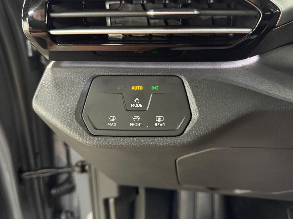 new 2025 Volkswagen ID.4 car, priced at $45,054