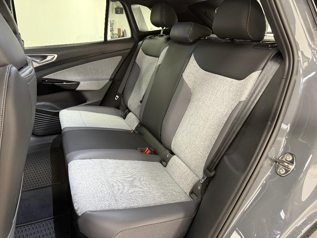 new 2025 Volkswagen ID.4 car, priced at $45,054