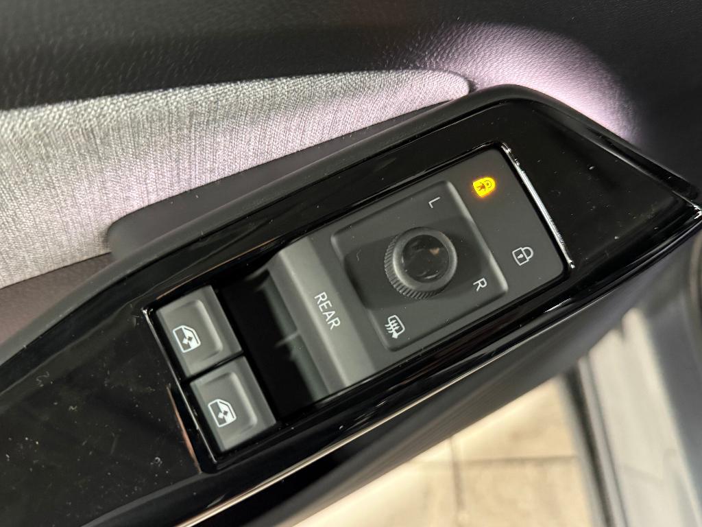 new 2025 Volkswagen ID.4 car, priced at $45,054