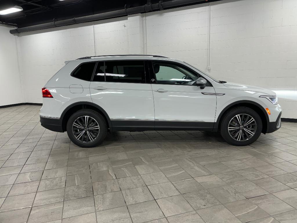 new 2024 Volkswagen Tiguan car, priced at $32,154