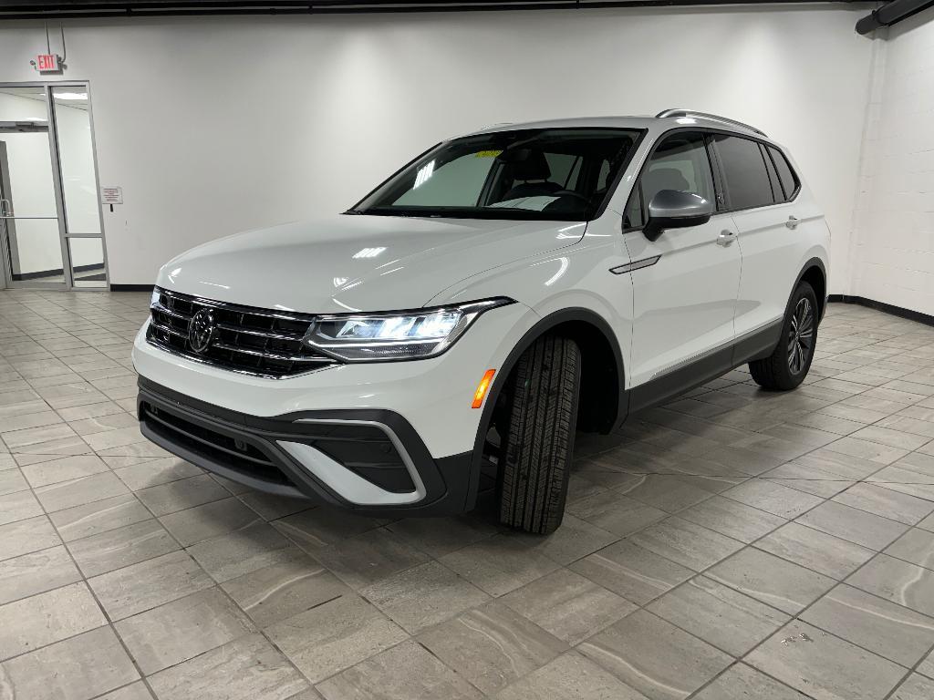 new 2024 Volkswagen Tiguan car, priced at $32,154