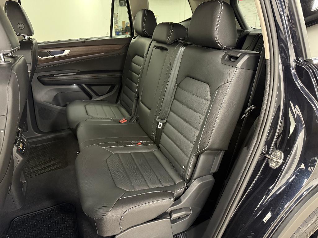 new 2025 Volkswagen Atlas car, priced at $49,156
