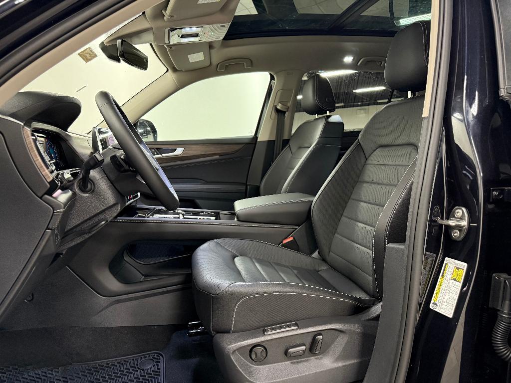 new 2025 Volkswagen Atlas car, priced at $49,156