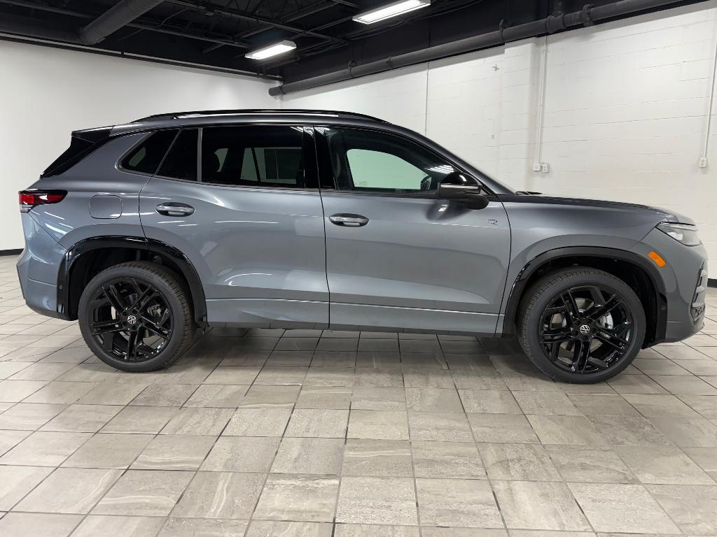 new 2025 Volkswagen Tiguan car, priced at $37,078