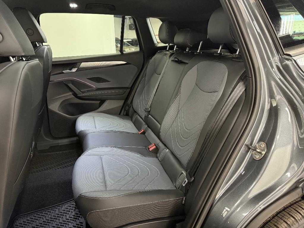 new 2025 Volkswagen Tiguan car, priced at $37,078