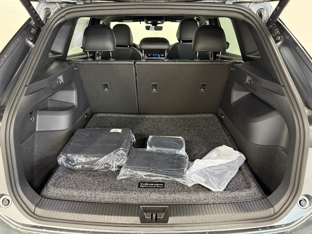 new 2025 Volkswagen Tiguan car, priced at $37,078