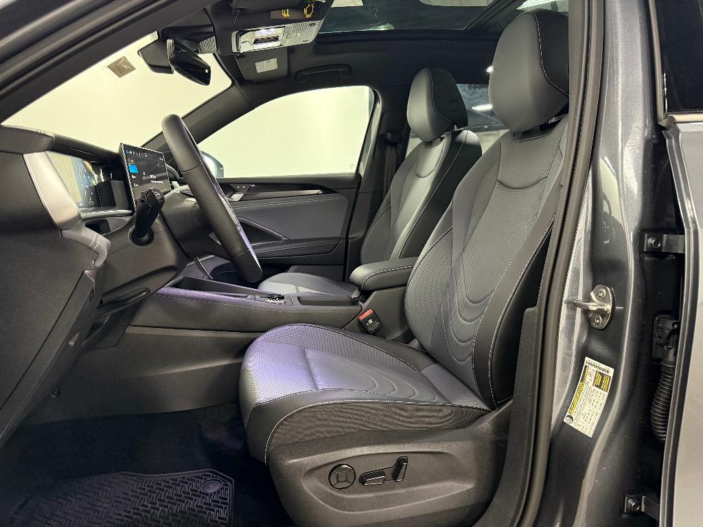 new 2025 Volkswagen Tiguan car, priced at $37,078