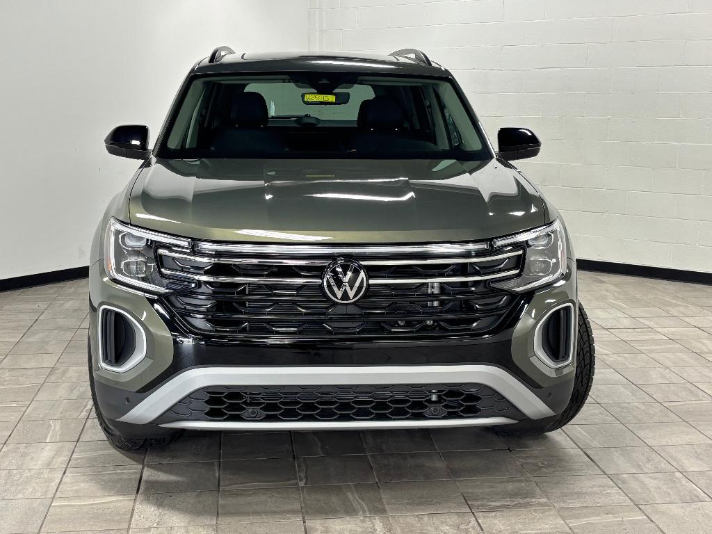 new 2025 Volkswagen Atlas car, priced at $47,432