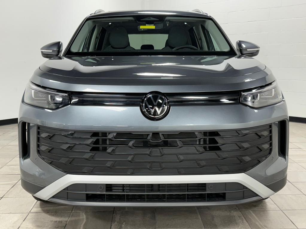 new 2025 Volkswagen Tiguan car, priced at $35,179