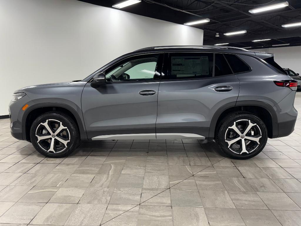 new 2025 Volkswagen Tiguan car, priced at $35,179