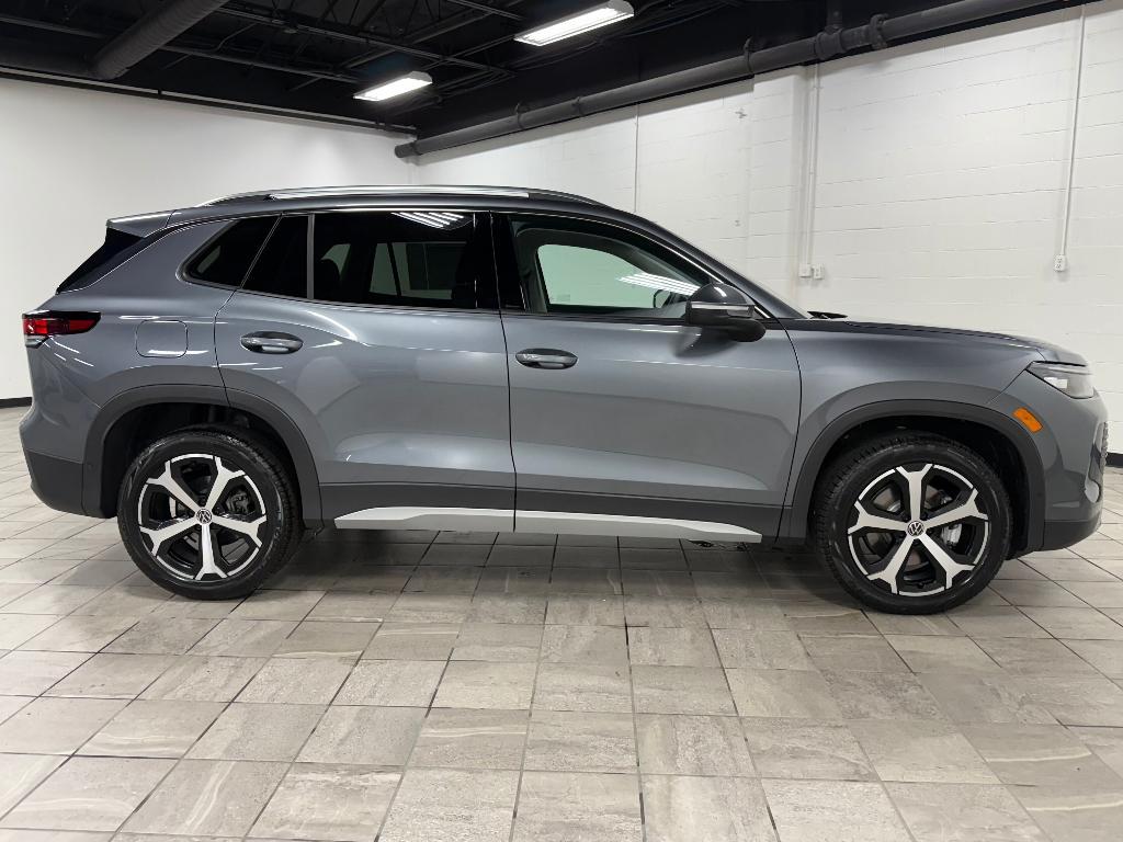 new 2025 Volkswagen Tiguan car, priced at $35,179