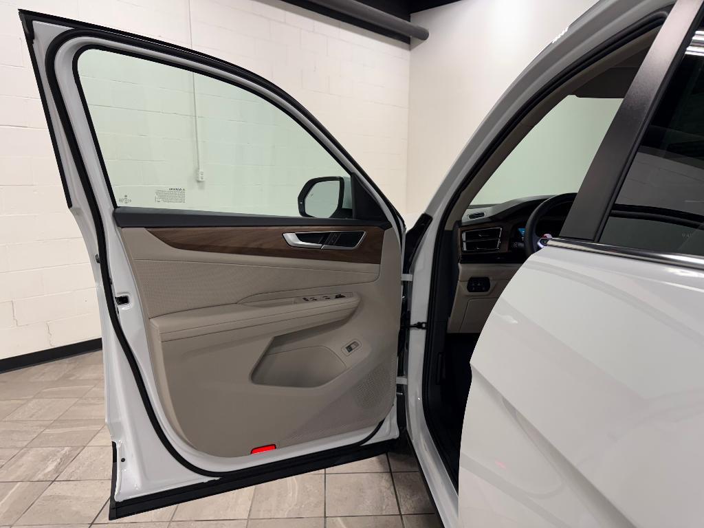 new 2026 Volkswagen Atlas car, priced at $46,421